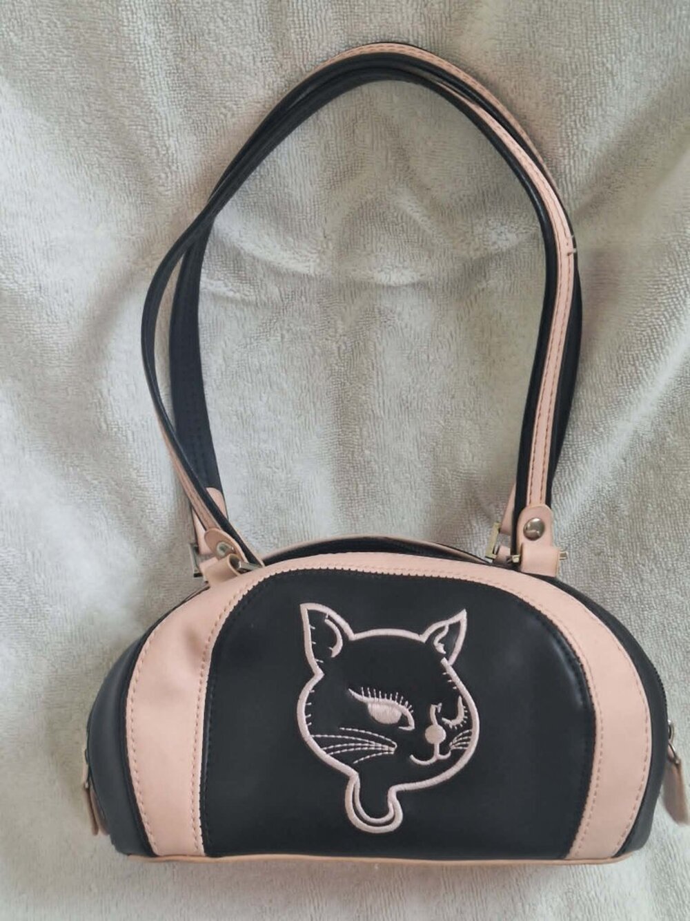 Nearly New Condition Demonia Leather Vintage CAT PURSE/HANDBAG